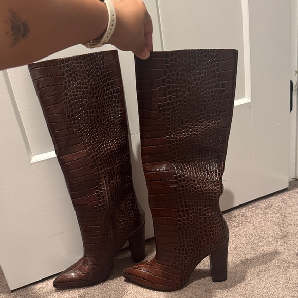 Aldo Dark Brown Croc-Pattern Heeled Boots - Picture 1 of 4